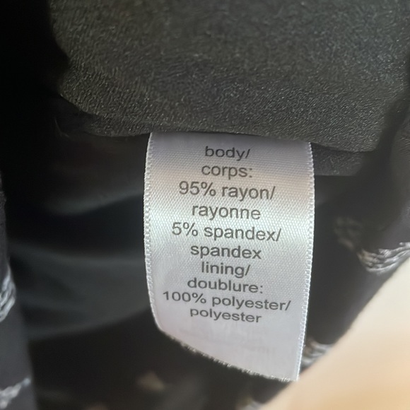 Maurice’s Black Sleeveless Scoop Neck Top with White Pattern size Medium - Picture 6 of 9